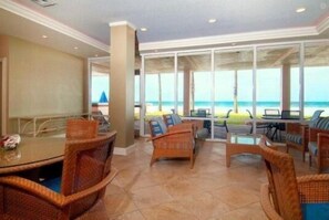 Unclassified image, 4 of 23, button