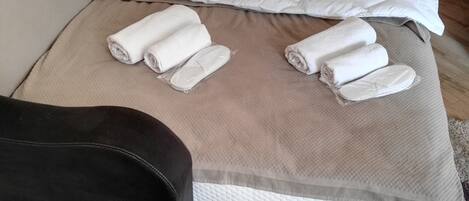 1 bedroom, iron/ironing board, Internet, bed sheets
