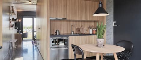 2 bedrooms, hypo-allergenic bedding, down duvets, in-room safe