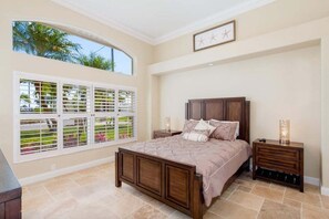 5 soverom, strykejern/-brett, wi-fi (inkludert) og sengetøy