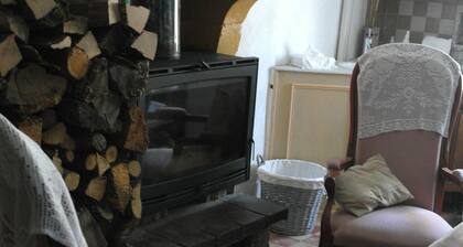 MAISON DE FERME LORRAINE POUR VACANCES AU VILLAGE MEUBLEE A L'ANCIENNE