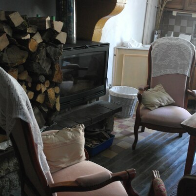 MAISON DE FERME LORRAINE POUR VACANCES AU VILLAGE MEUBLEE A L'ANCIENNE