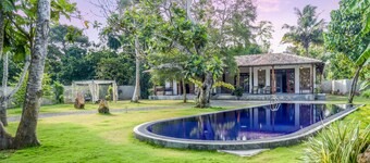 Antique Ceylon Standard double at Ahangama