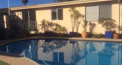 Pool Bungalow Yksityinen ja turvallinen pääsy