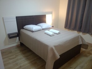 3 Schlafzimmer, Bügeleisen/Bügelbrett, Reisekinderbett, kostenloses WLAN