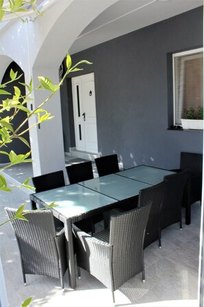 Outdoor dining - Master Suite Apartment (Zaton)