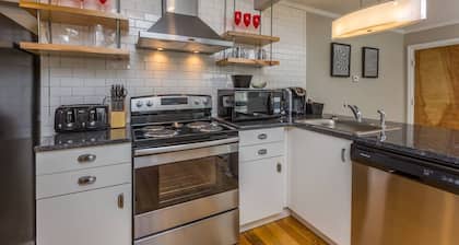 (11) Puhdas, moderni 1 makuuhuoneen huoneisto