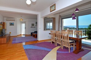 Dining - APARTMAN ANTOS -DREAM DOES NOT HAVE AN EXPIRATION DATE (Split)