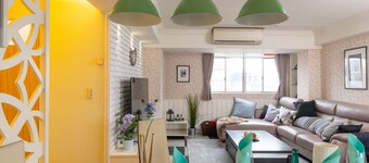 Large Longshan Temple Exit 3, 3BR/2B Local Living