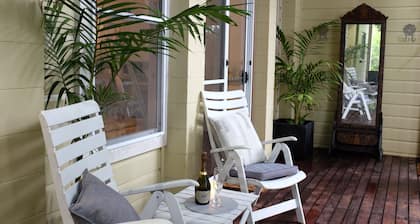 Ăvasion tranquille dans la forĂȘt tropicale, Ă proximitĂ© du village historique de Bangalow