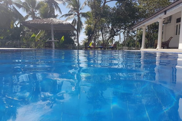 Large private pool with toddler area