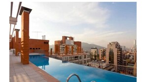 Seasonal outdoor pool - Apartamento Nueva Lyon (Santiago)