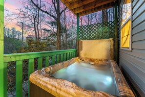 Tina de hidromasaje al aire libre