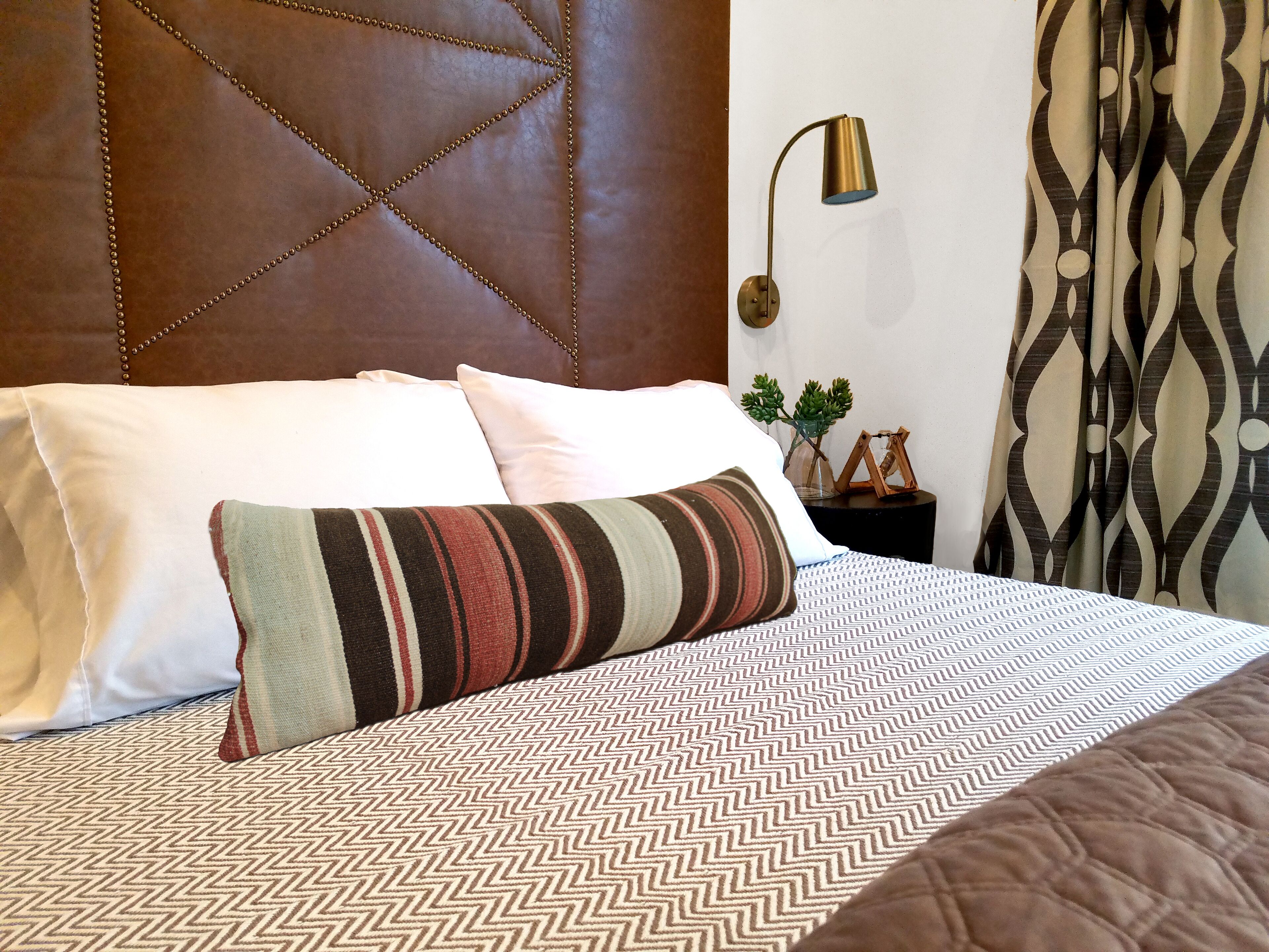 Bedroom 3 - matching queen beds