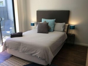 2 bedrooms, iron/ironing board, free WiFi, bed sheets - Two bedroom villa, self contained, wifi, parking, big kitchen, private entrance  (Como)
