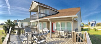 * NY LISTE! * Luksuriøst hjem - sekunder til stranden med panoramautsikt over stranden