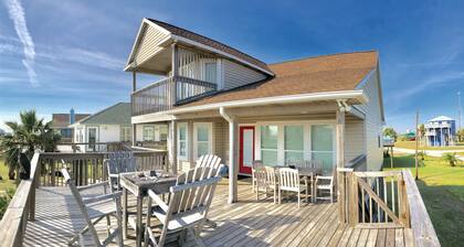 * UUSI LUETTELO! * Ylellinen koti - sekunnin päässä rannalta panoraamanäkymällä rannalle