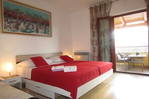 2 chambres, fer et planche à repasser, lit parapluie, Wi-Fi gratuit