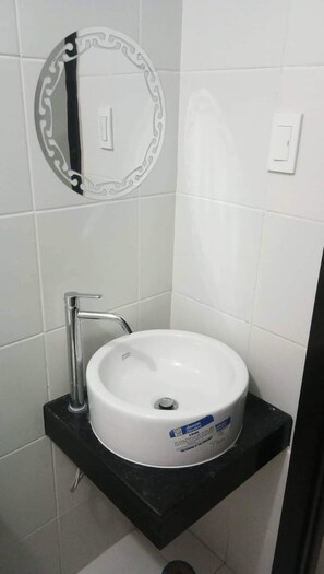 Pyyhkeet, saippua, sampoo, vessapaperi