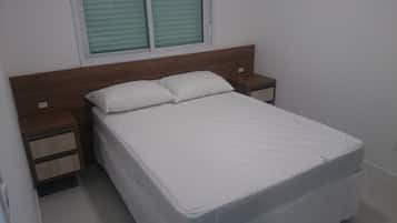 3 quartos, ferros/tábuas de passar roupa, acesso à internet