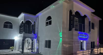 LINDOSIA #5 - CHEAP 'N' NICE - OCHO RIOS - Free Wifi, Cable TV, Parking