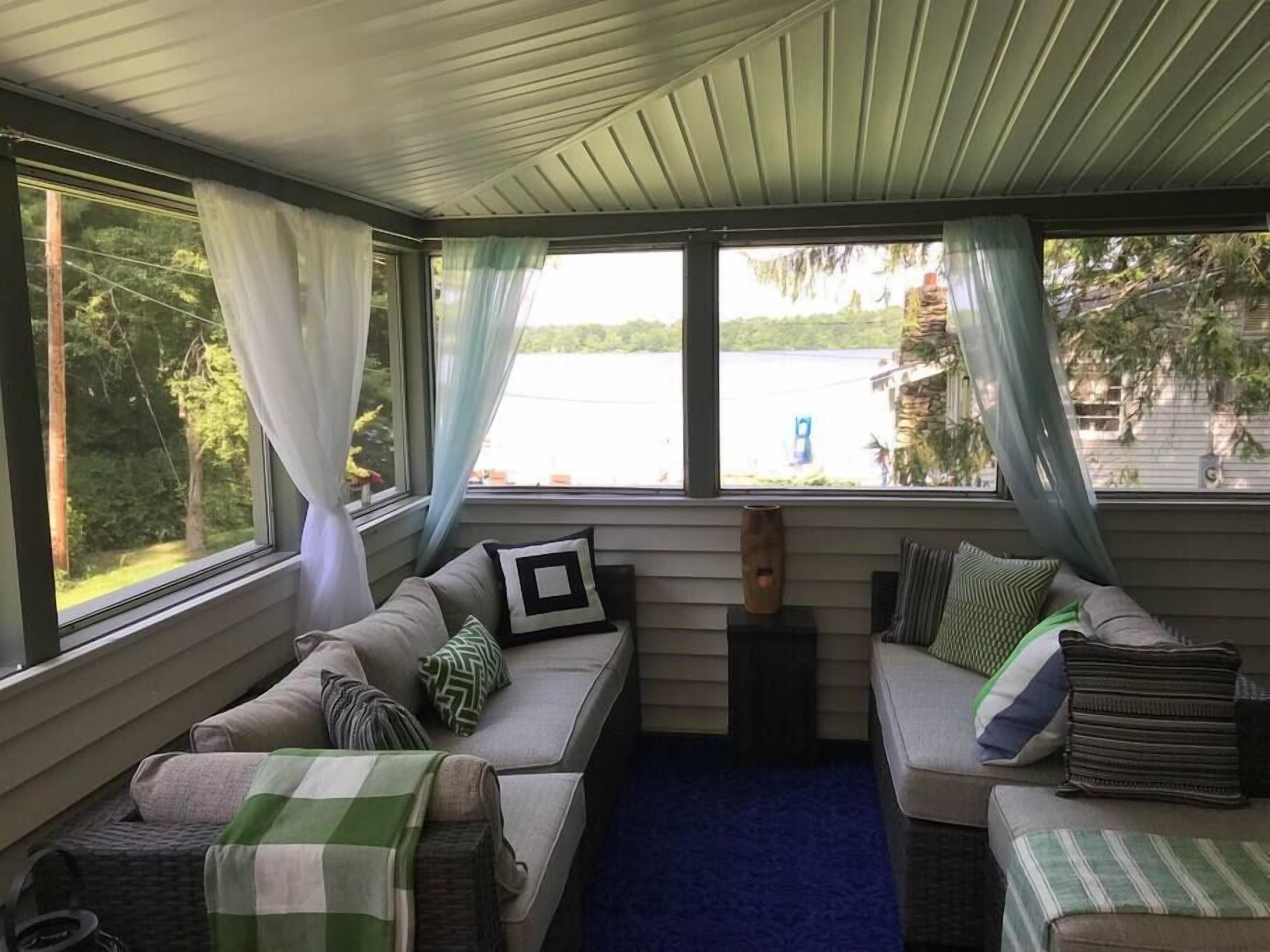 TV, fireplace, DVD player, ping pong