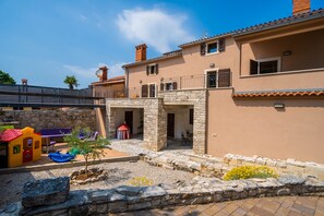 Exterior - LUXURY VILLA ON SPACIOUS PRIVATE PROPERTY  (Rakalj)