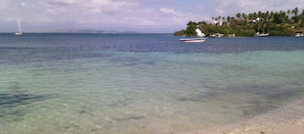 we wanna say welcome to you, for a nice sandy beach 3 mn walk from the propert