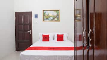 Double Room | Desk, free WiFi, bed sheets