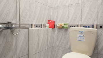 Double Room | Bathroom | Shower, free toiletries, towels