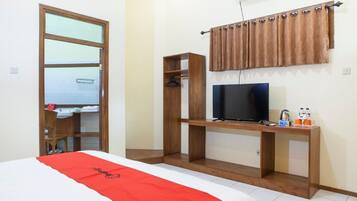 Desk, free WiFi, bed sheets