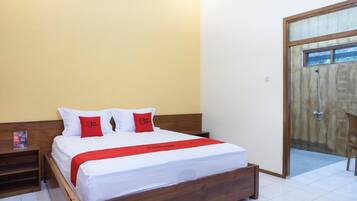 Desk, free WiFi, bed sheets