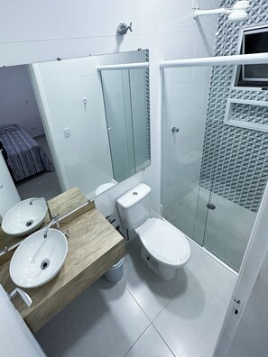 Shower, toilet paper - House for vacation in Maranduba/Ubatuba (Maranduba)