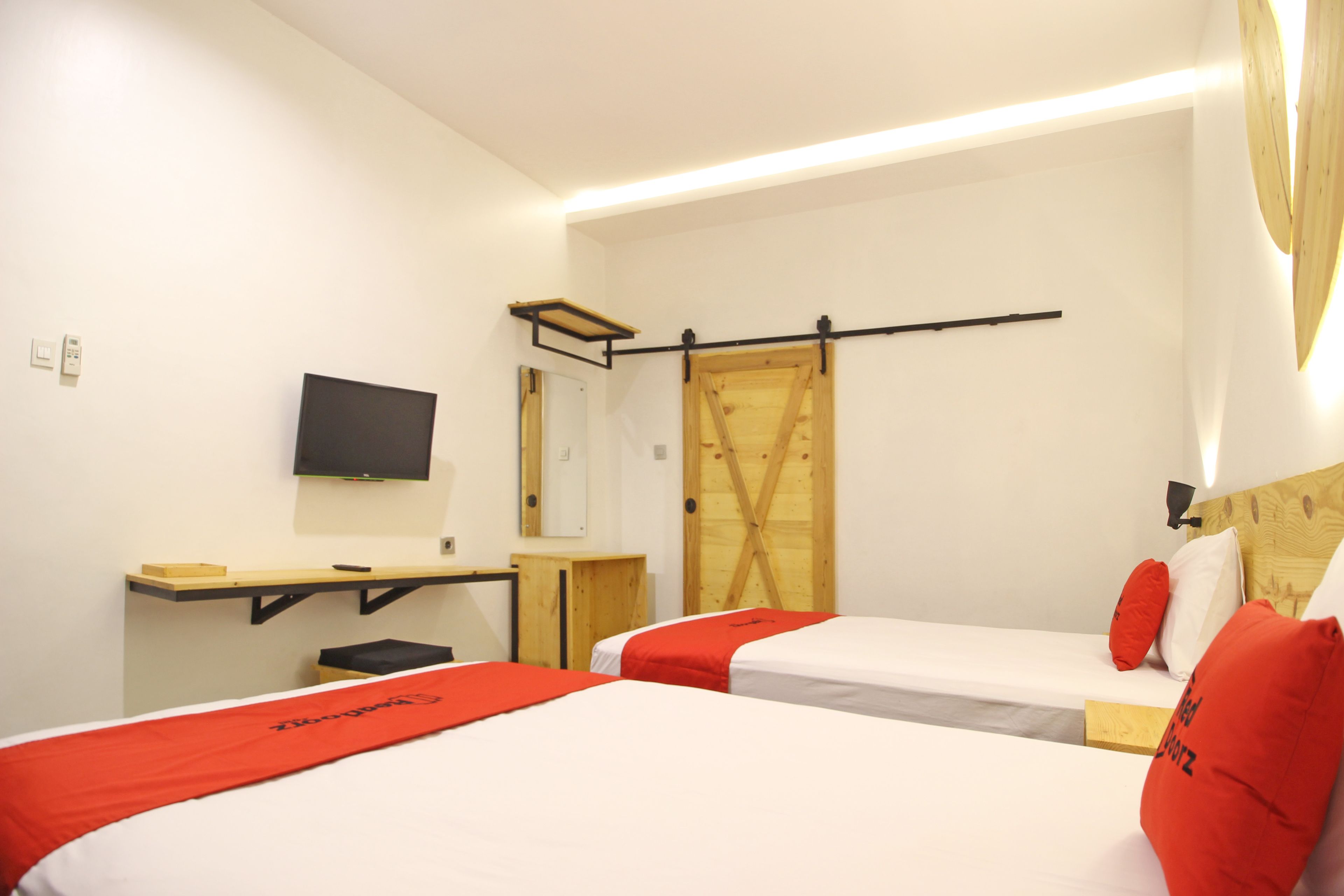 Photo - RedDoorz near Pojok Beteng Prawirotaman