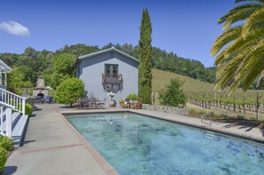 Outdoor pool, a heated pool - St. Helena, walk to town, on vineyard, pool, one acre/private, Permit STR25-001 (St Helena)