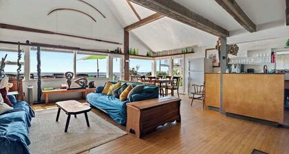 Beachfront on Commercial St w/ Water Views!