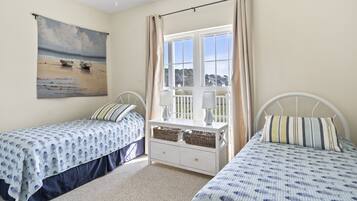 4 bedrooms, iron/ironing board, free WiFi, bed sheets