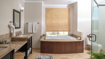Combined shower/tub, jetted tub, towels, soap