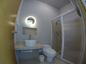 Shower, hair dryer, towels, soap - Confortable Chuburna 32 (Mérida)