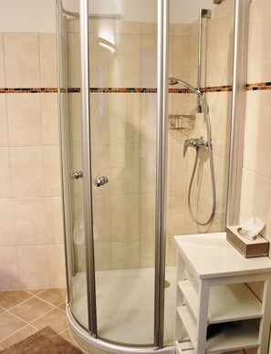 Bathroom shower - Rosie Design Chalet (Bad Kleinkirchheim)