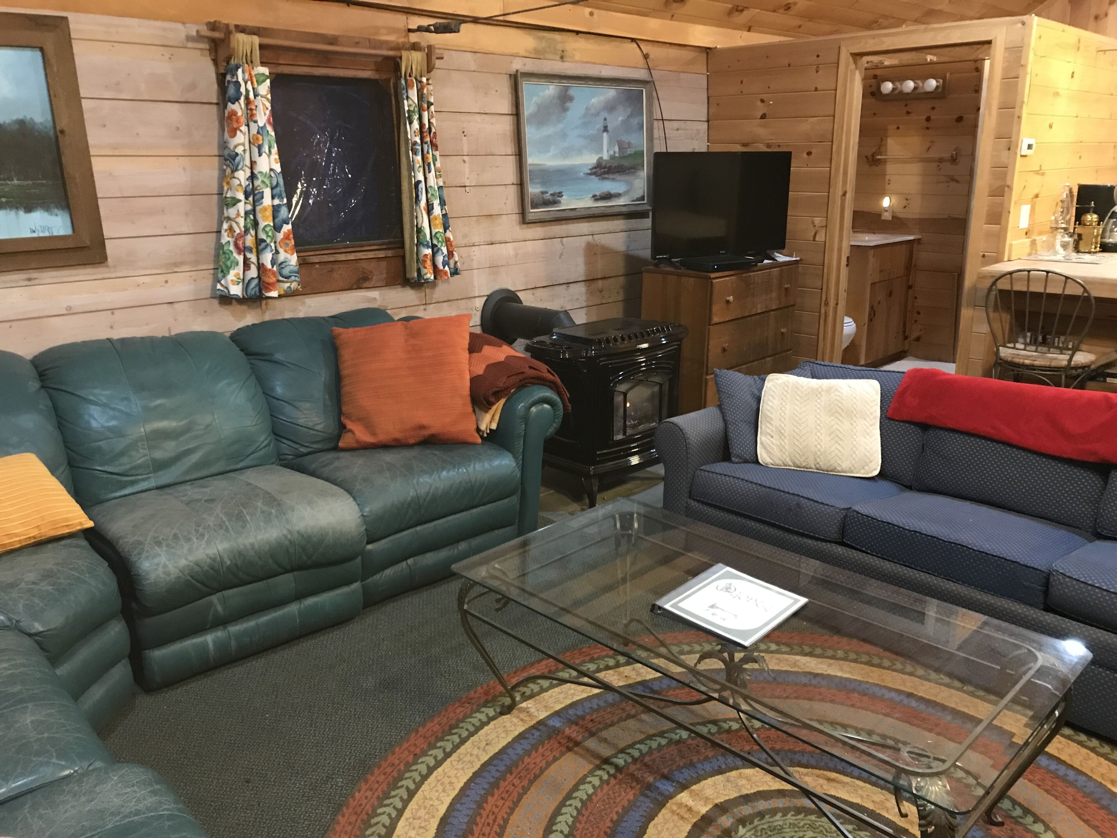 Cozy North Country Cabin in Ogontz Resort