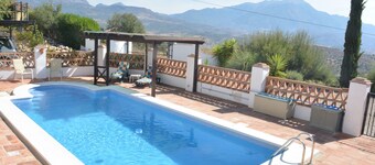 Lake Vinuela ruhigen Urlaub in einer wunderschönen Umgebung