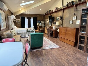 1 Schlafzimmer, Schreibtisch, Bügeleisen/Bügelbrett, kostenloses WLAN