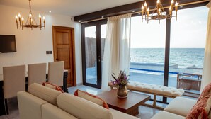 Suite – executive, 2 soverom, ikke-røyk, strandutsikt | Oppholdsområde