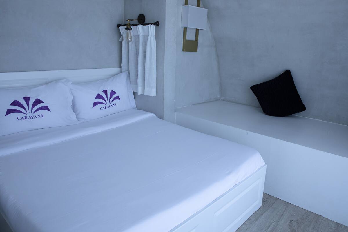 Deluxe suite beach front Caravana | Sábanas de algodón egipcio, ropa de cama hipoalergénica y edredón