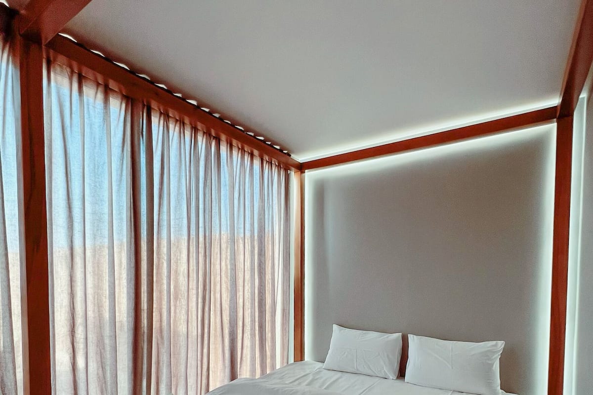 Executive Double Room | Egyptian cotton sheets, hypo-allergenic bedding, down comforters