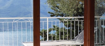 Villa with stunning lake views and private salt water pool