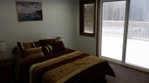 2 bedrooms, iron/ironing board, WiFi, bed sheets - Paradise Cove Lighthouse 2 br 1 bath on storage pond ~ sleeps 6  (Norton Shores)