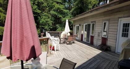 Paradise Cove Lighthouse 2 br 1 bath on storage pond ~ sleeps 6