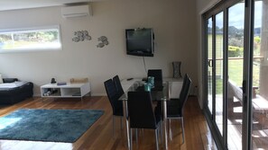 Interior - Amazing Ansons Bay Romantic Waterfront Beachhouse (Ansons Bay)